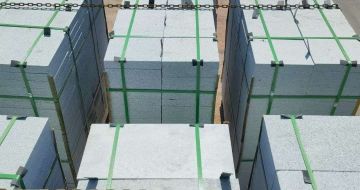 平顶山 芝麻白花岗岩5公分地铺石 花岗岩厂家工厂装车日常