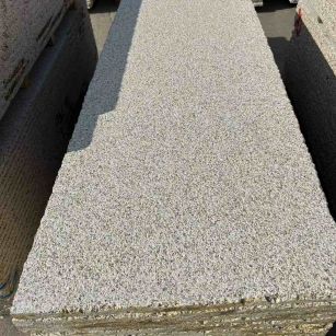 平顶山 黄金麻花岗岩荔枝面毛板，半成品