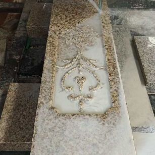 平顶山 黄金麻花岗岩异形加工雕刻栏杆大柱