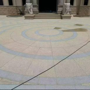 平顶山 黄金麻芝麻灰花岗岩石材地铺拼接效果