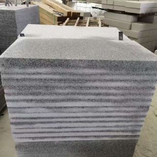 平顶山 芝麻白5公分火烧地铺成品，900*400，规格可定制