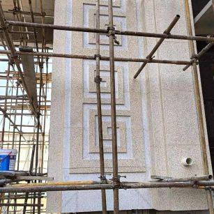 平顶山 黄金麻花岗岩别墅外墙干挂回纹造型效果