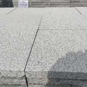 平顶山 白麻花岗岩石材推荐 荔枝面地铺石