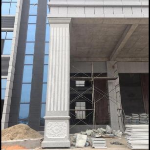 平顶山 芝麻白光面花岗岩门楼大柱（罗马柱）配雕花底座