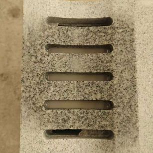 平顶山 芝麻白拉丝面花岗岩U型开槽排水槽