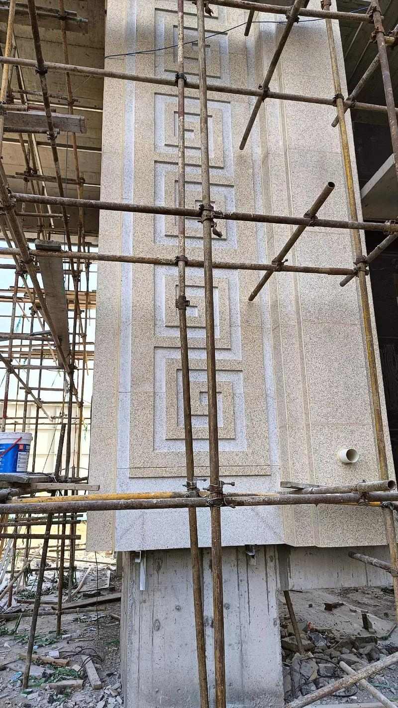 平顶山 黄金麻花岗岩别墅外墙干挂回纹造型效果