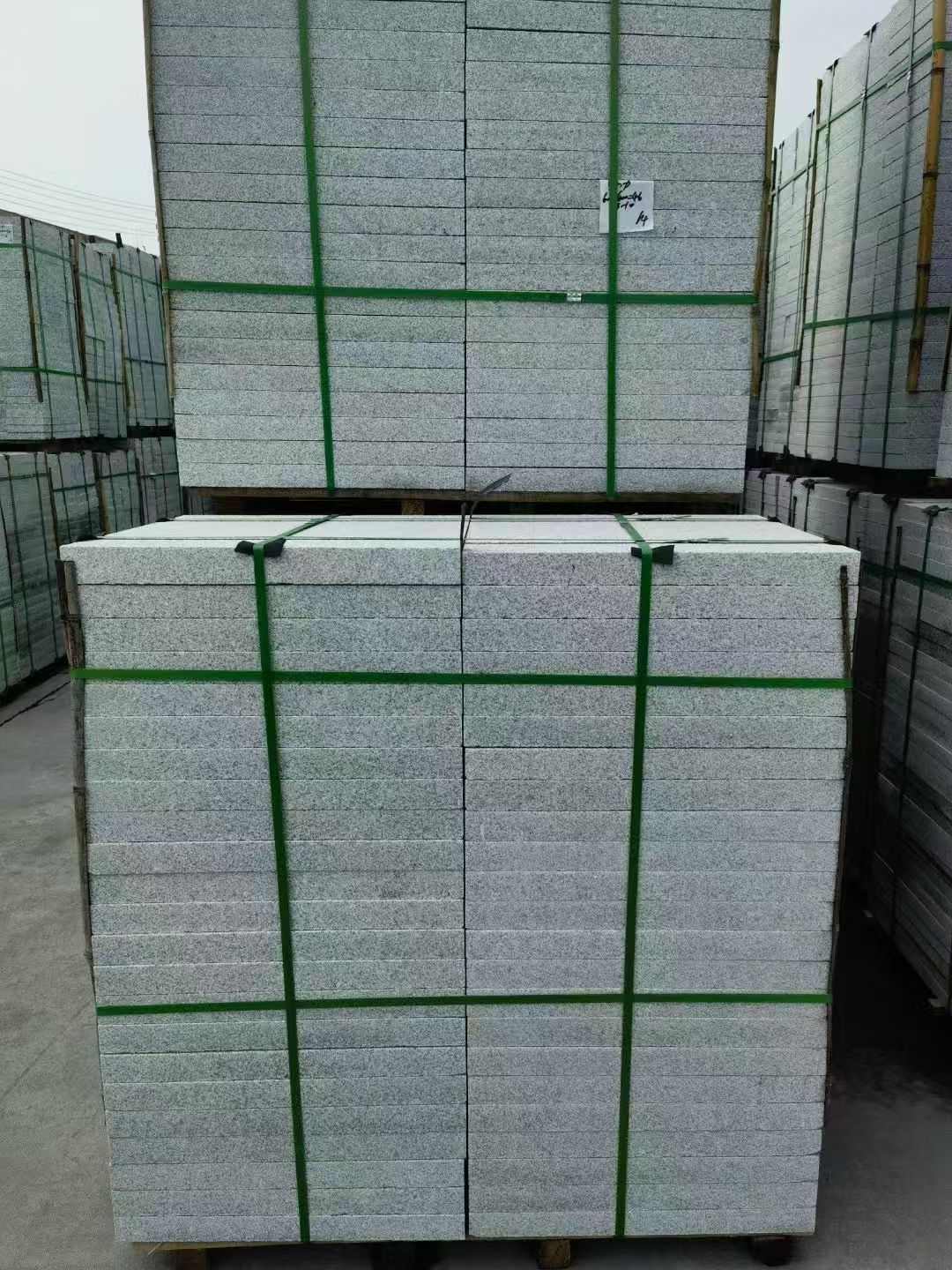 平顶山 芝麻白火烧，园林广场市政工程地铺石，1.8~5.0厚均有现货