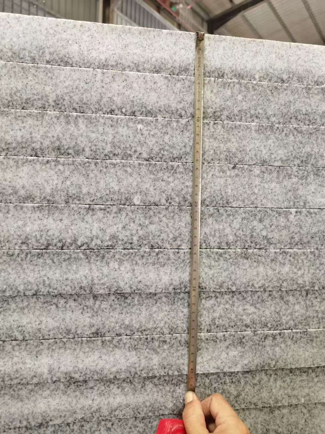 平顶山 芝麻白火烧成品厚薄均匀，B料价格接近A料质量