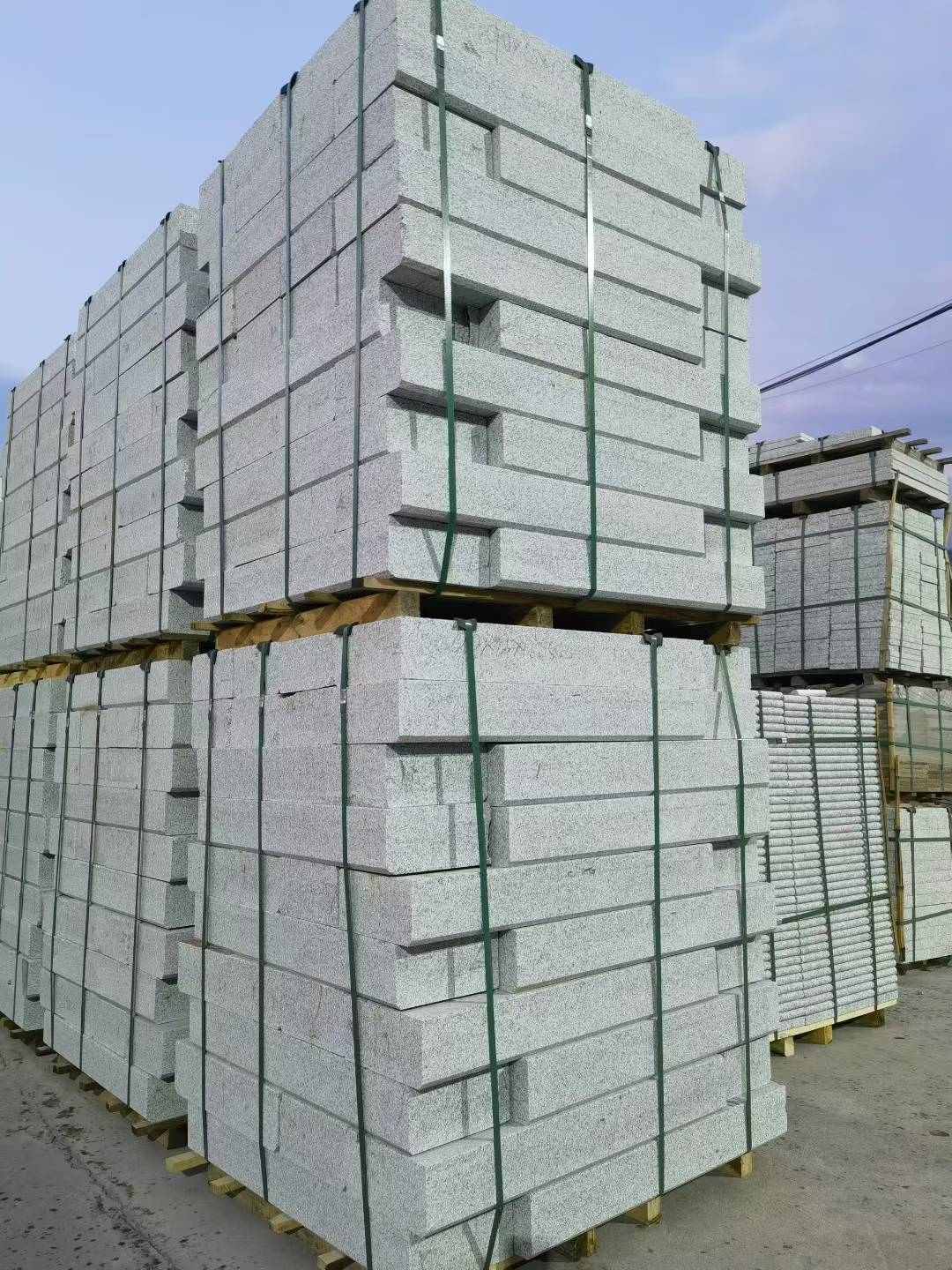 平顶山 芝麻白花岗岩路沿石，路缘石，路肩石，道牙，立缘石，马路牙子，街沿石，侧石等