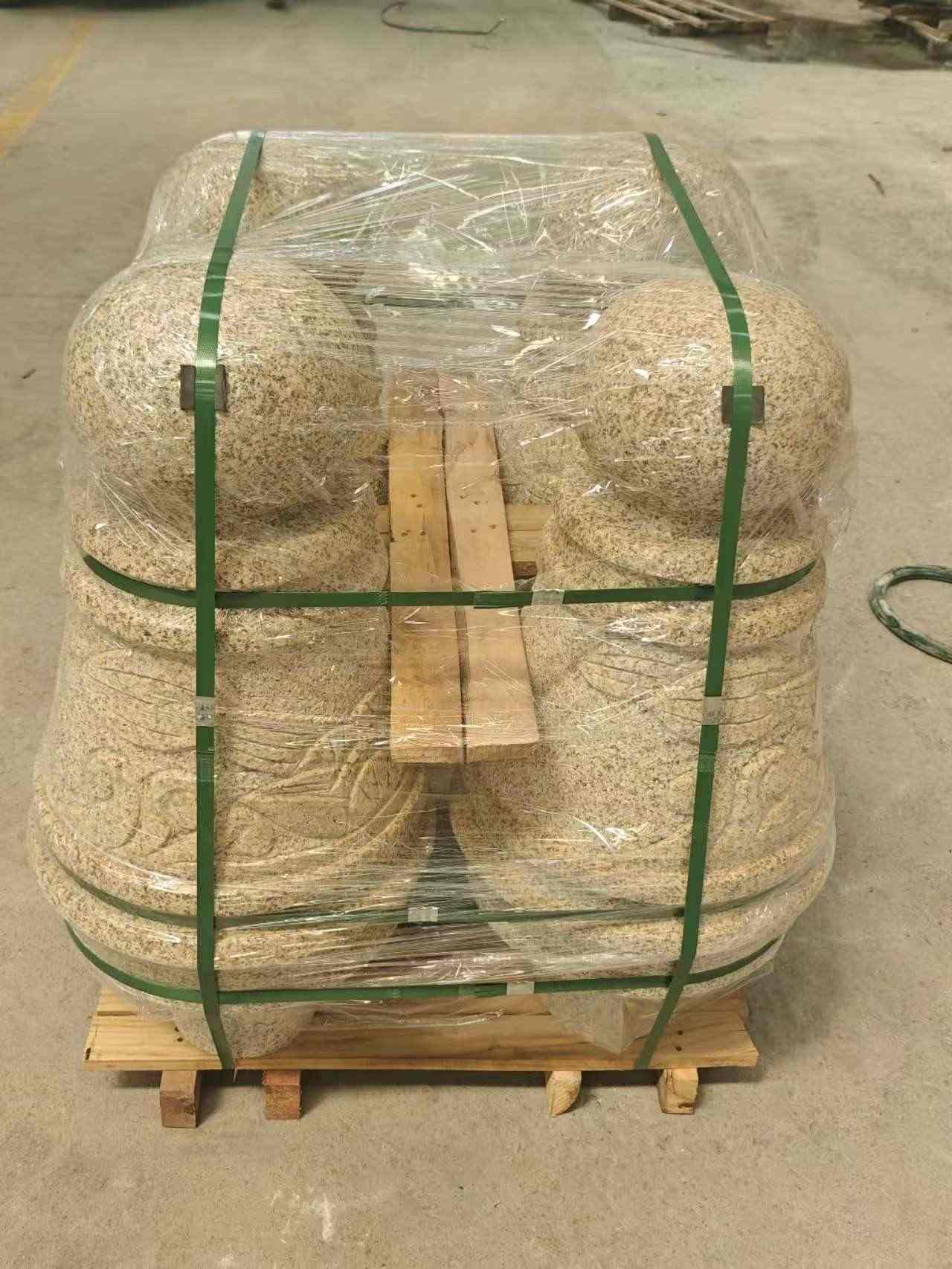 平顶山 黄金麻异形定制雕花——棒棒糖挡车柱