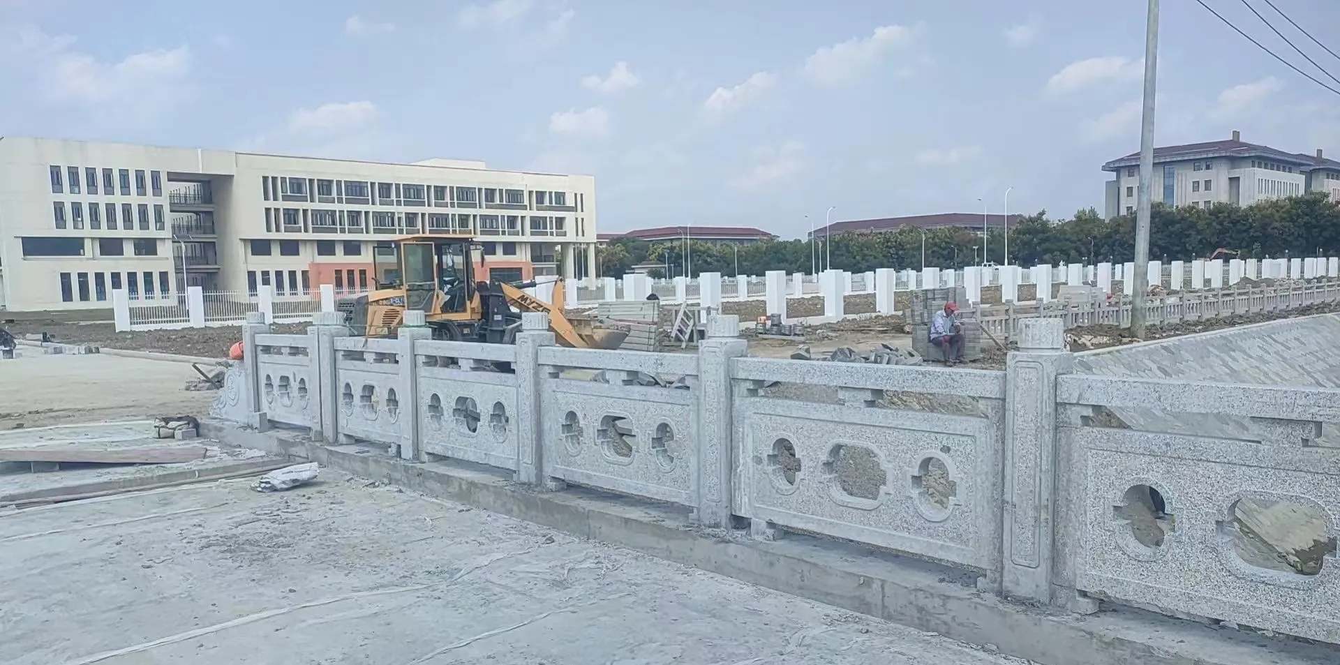 平顶山 白麻花岗岩荔枝面河道栏杆