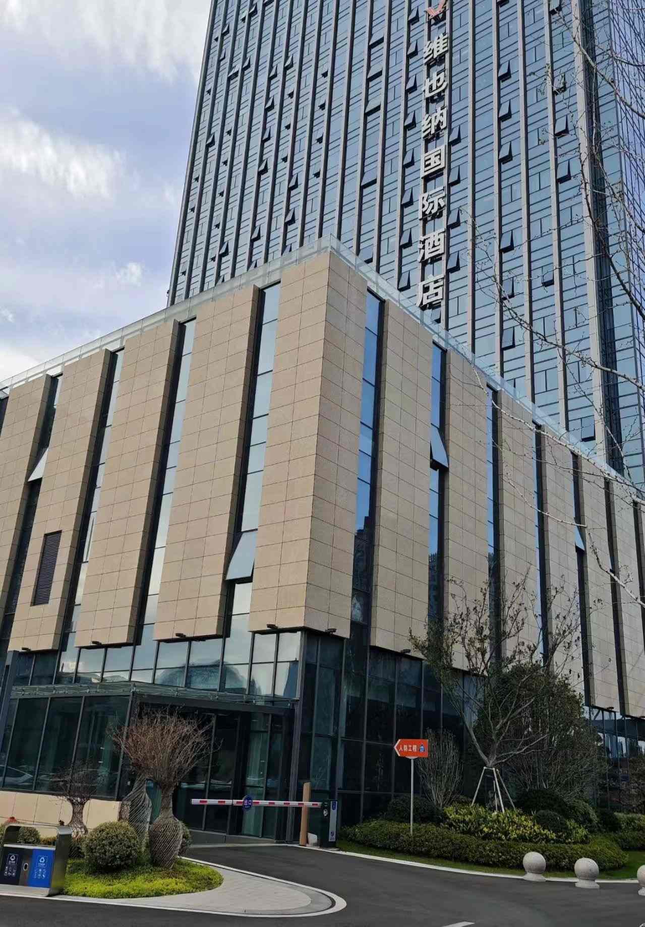 平顶山 黄金麻花岗岩外墙干挂