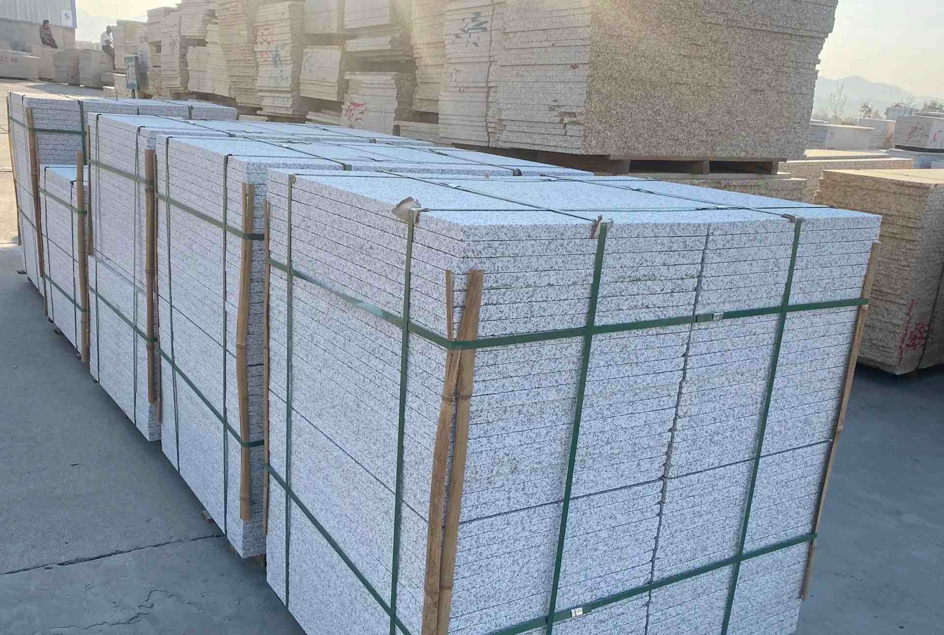 平顶山 白麻花岗岩荔枝面地铺石