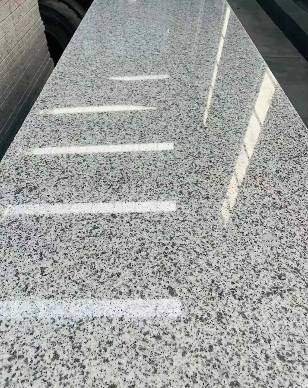 平顶山 白麻花岗岩光面毛板