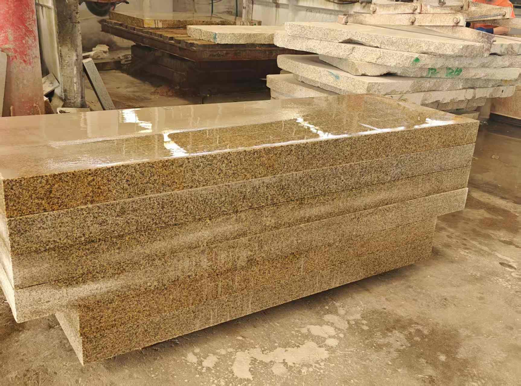 平顶山 黄金麻栏杆料半成品加工中