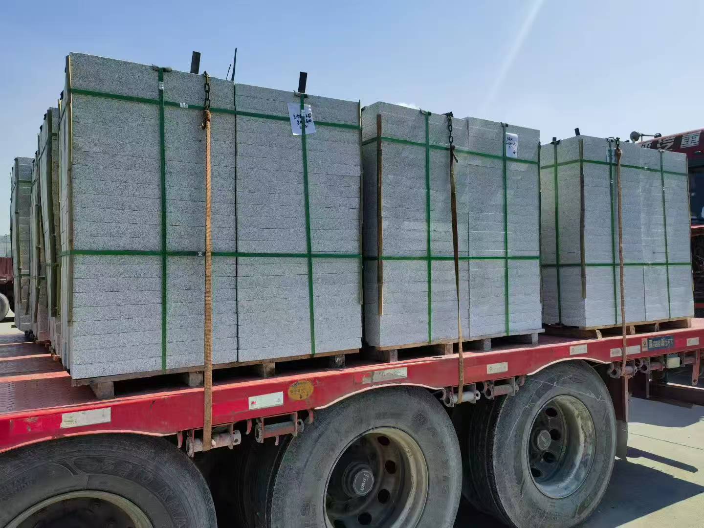 平顶山芝麻白花岗岩出货日常地铺石