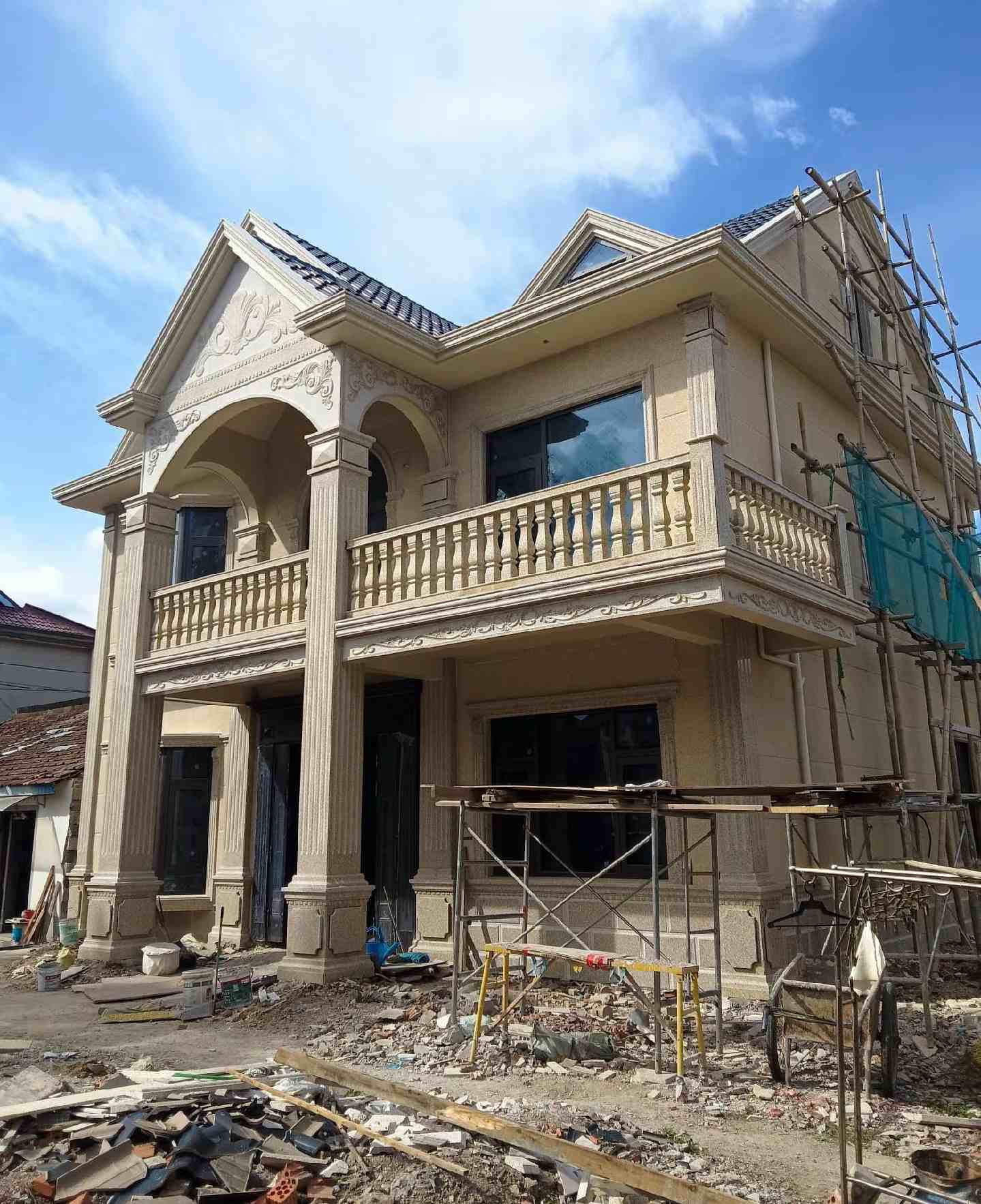 平顶山 黄金麻花岗岩石材私人别墅雕花门楼柱阳台栏杆