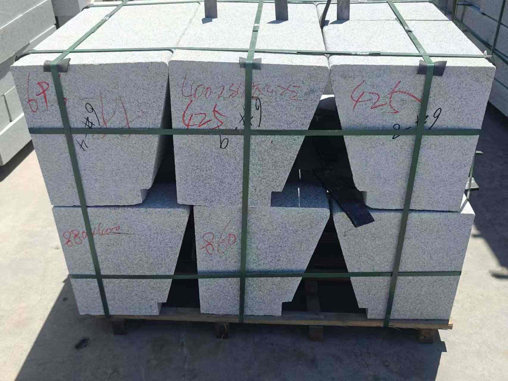 平顶山 芝麻白异形坐凳，石凳