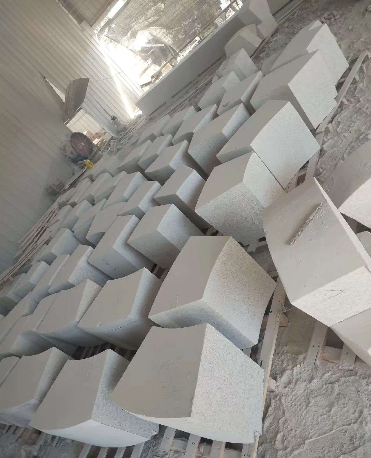 平顶山 白麻花岗岩异形坐凳