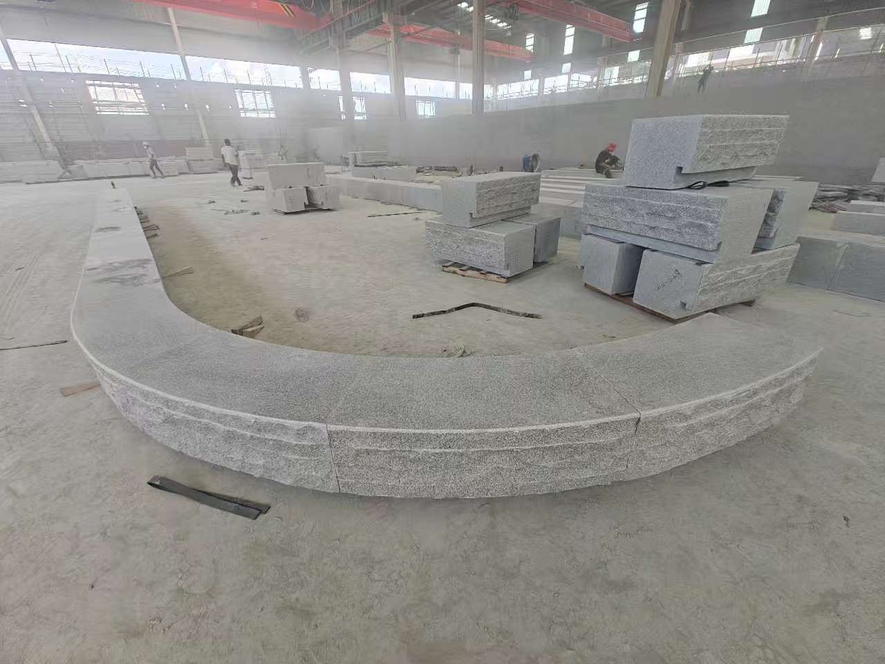 平顶山 芝麻白异形坐凳，自然面光面弧形加工