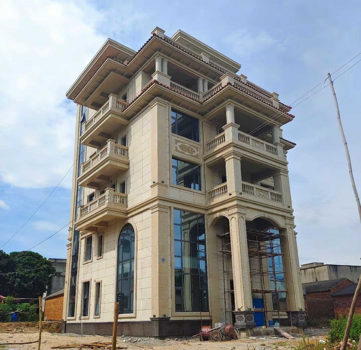 平顶山 黄金麻花岗岩石材别墅外墙干挂搭配（雕花栏杆花瓶柱门楼罗马柱）