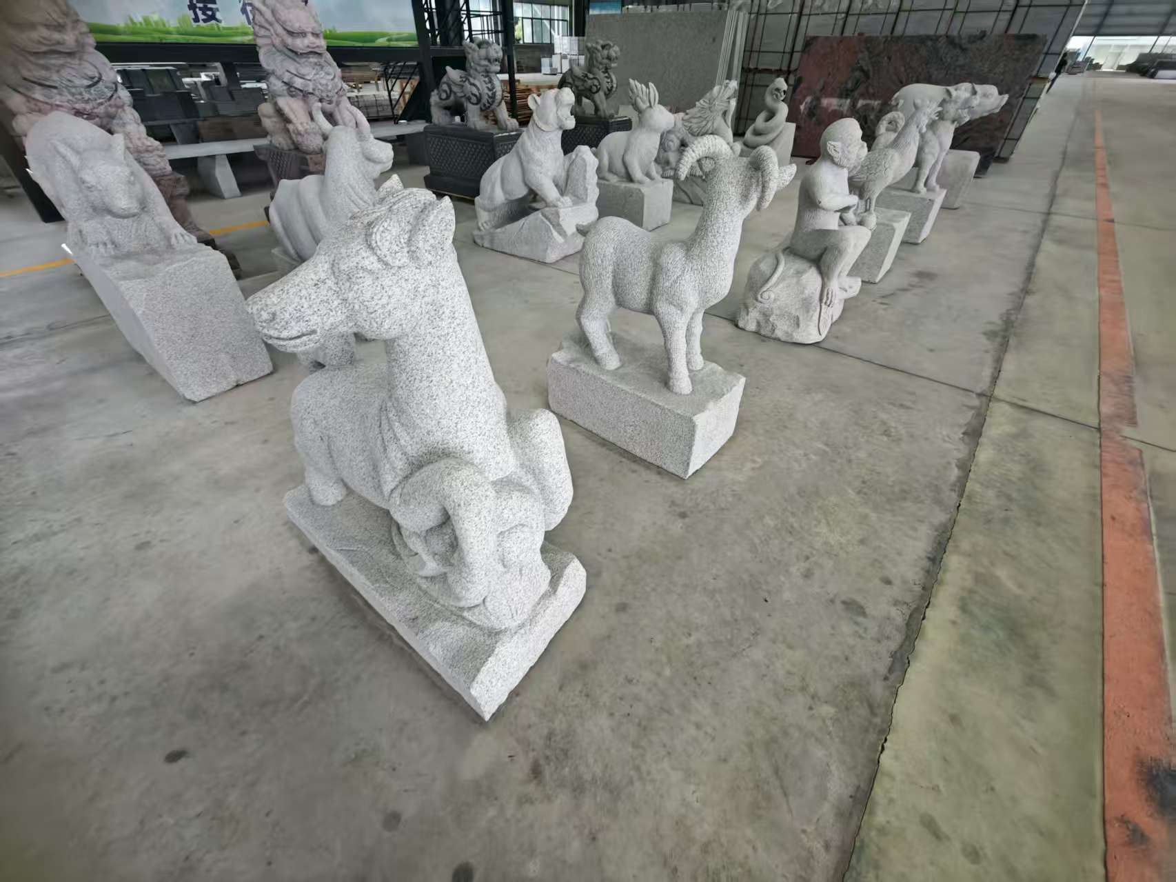 平顶山 芝麻白花岗岩造型立体雕刻——十二生肖